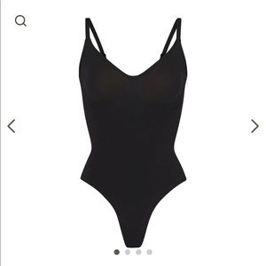 Skims Sculpting Thong Bodysuit Onyx XXS/XS